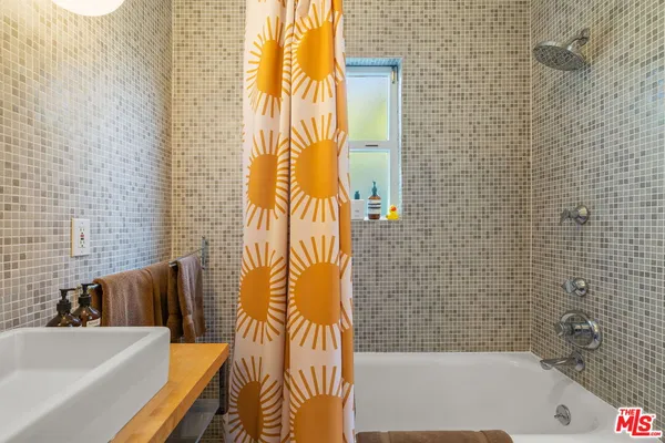 $10,500 | 1510 Electric Avenue, Venice, CA 90291