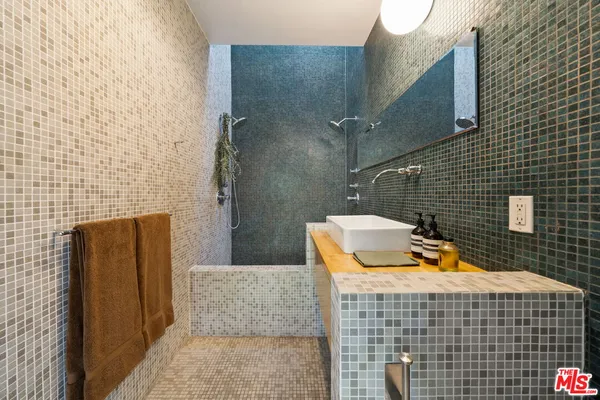 $10,500 | 1510 Electric Avenue, Venice, CA 90291