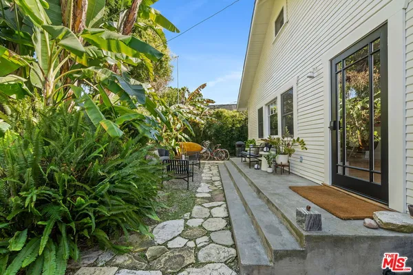 $10,500 | 1510 Electric Avenue, Venice, CA 90291