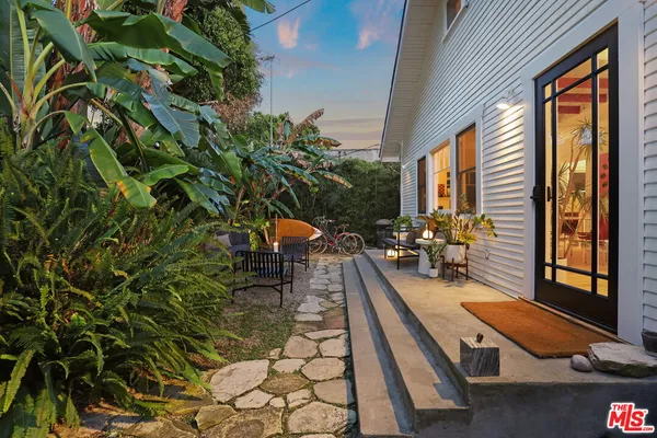 $10,500 | 1510 Electric Avenue, Venice, CA 90291