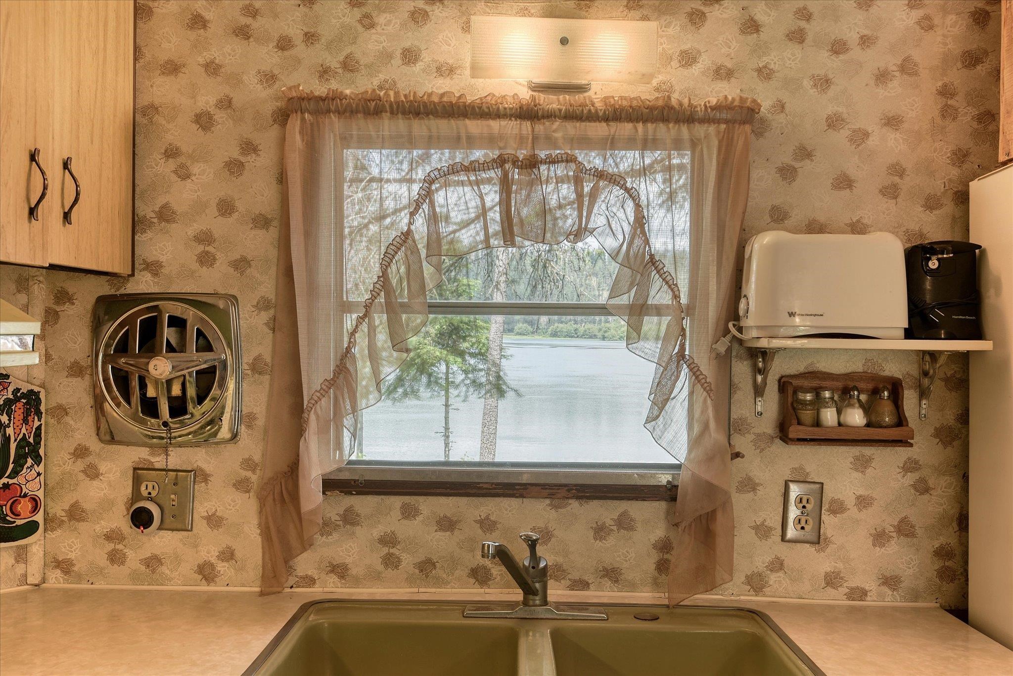 442 Levitch Road Newport, WA 99156 - Photo 12 of 50