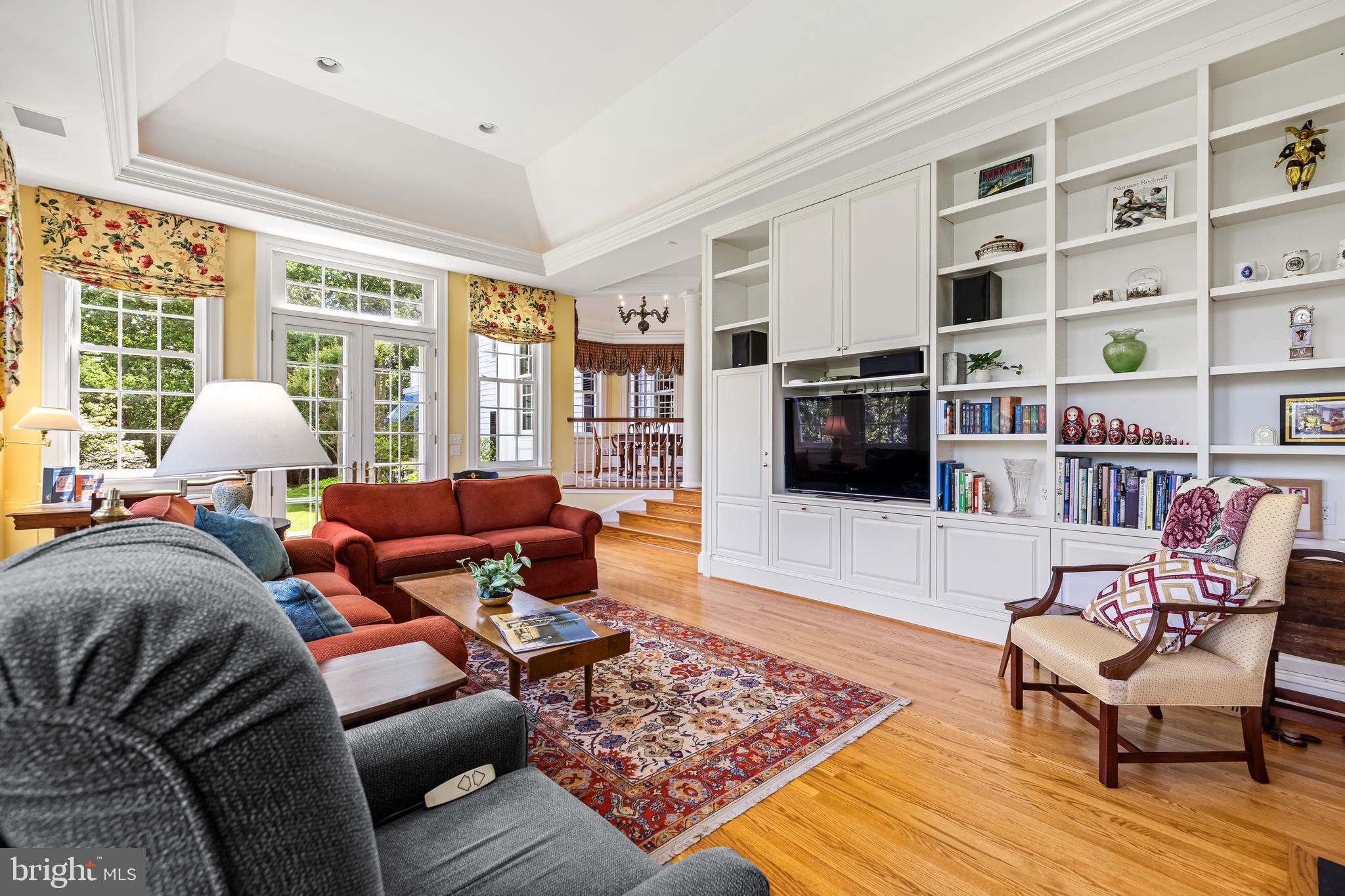 508 Hampton Lane Baltimore, MD 21286 - Photo 28 of 74 a living room with furniture and a flat screen tv
