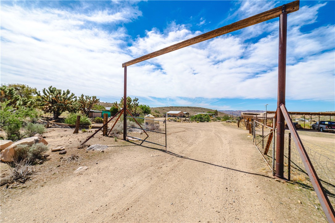 9769 North Rose Quartz Road Chloride, AZ 86431 - Photo 16 of 91 a view of a terrace with sky view
