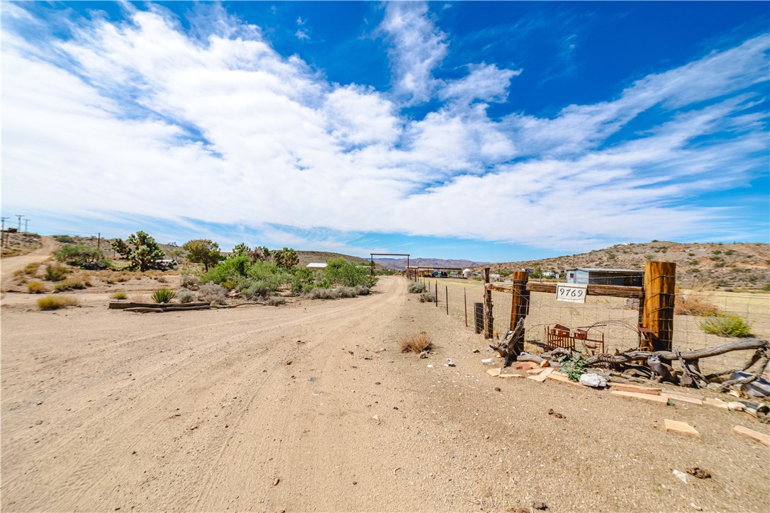 9769 North Rose Quartz Road Chloride, AZ 86431 - Photo 19 of 91 Community
