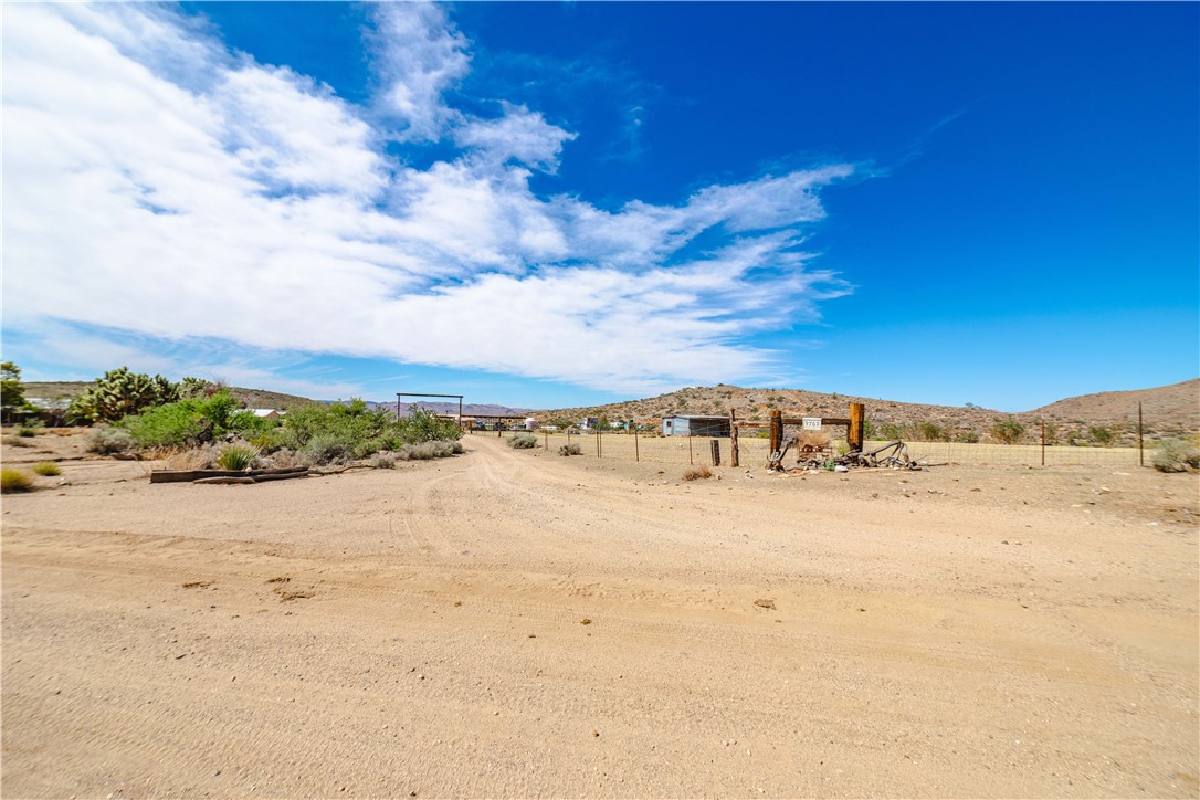 9769 North Rose Quartz Road Chloride, AZ 86431 - Photo 20 of 91 a view of an ocean beach