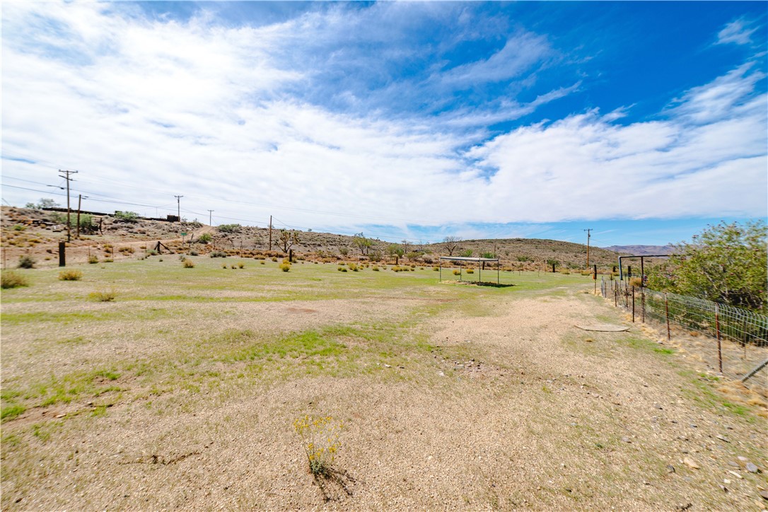9769 North Rose Quartz Road Chloride, AZ 86431 - Photo 51 of 91 a view of an ocean and beach