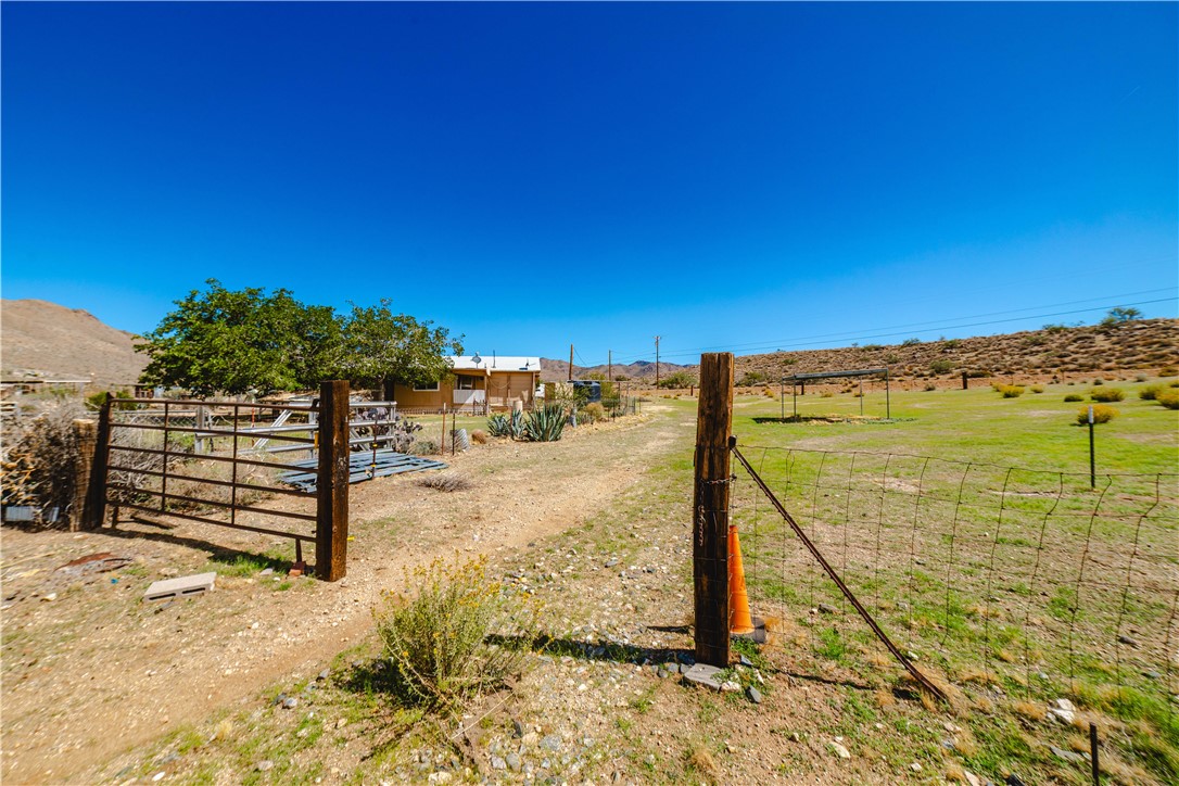 9769 North Rose Quartz Road Chloride, AZ 86431 - Photo 58 of 91 a view of ocean with a snow