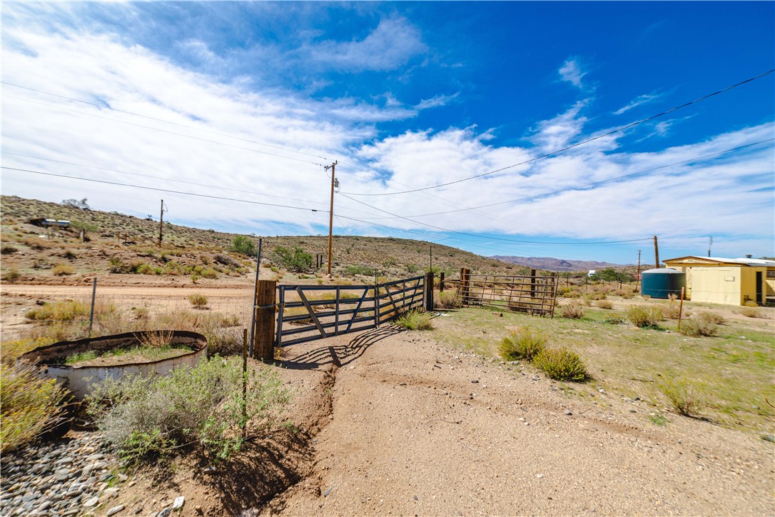 9769 North Rose Quartz Road Chloride, AZ 86431 - Photo 66 of 91 a view of a beach with a beach