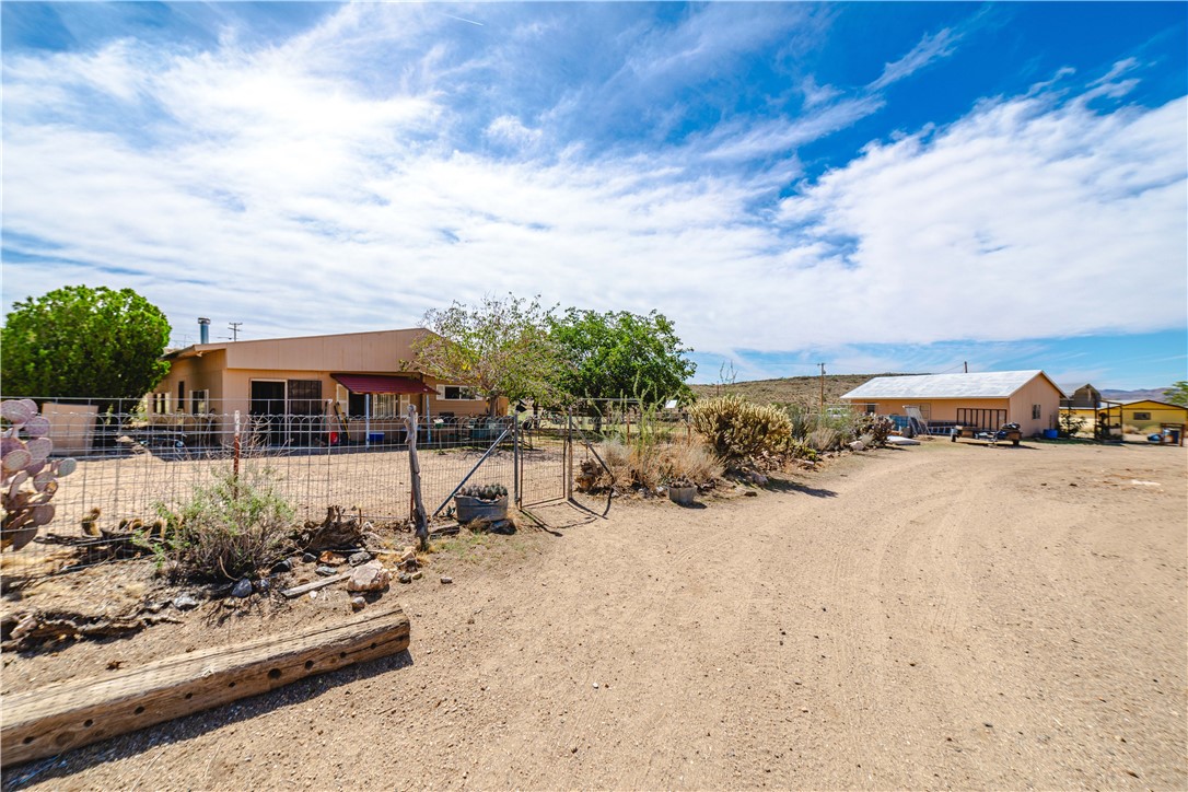 9769 North Rose Quartz Road Chloride, AZ 86431 - Photo 78 of 91 Front of Structure