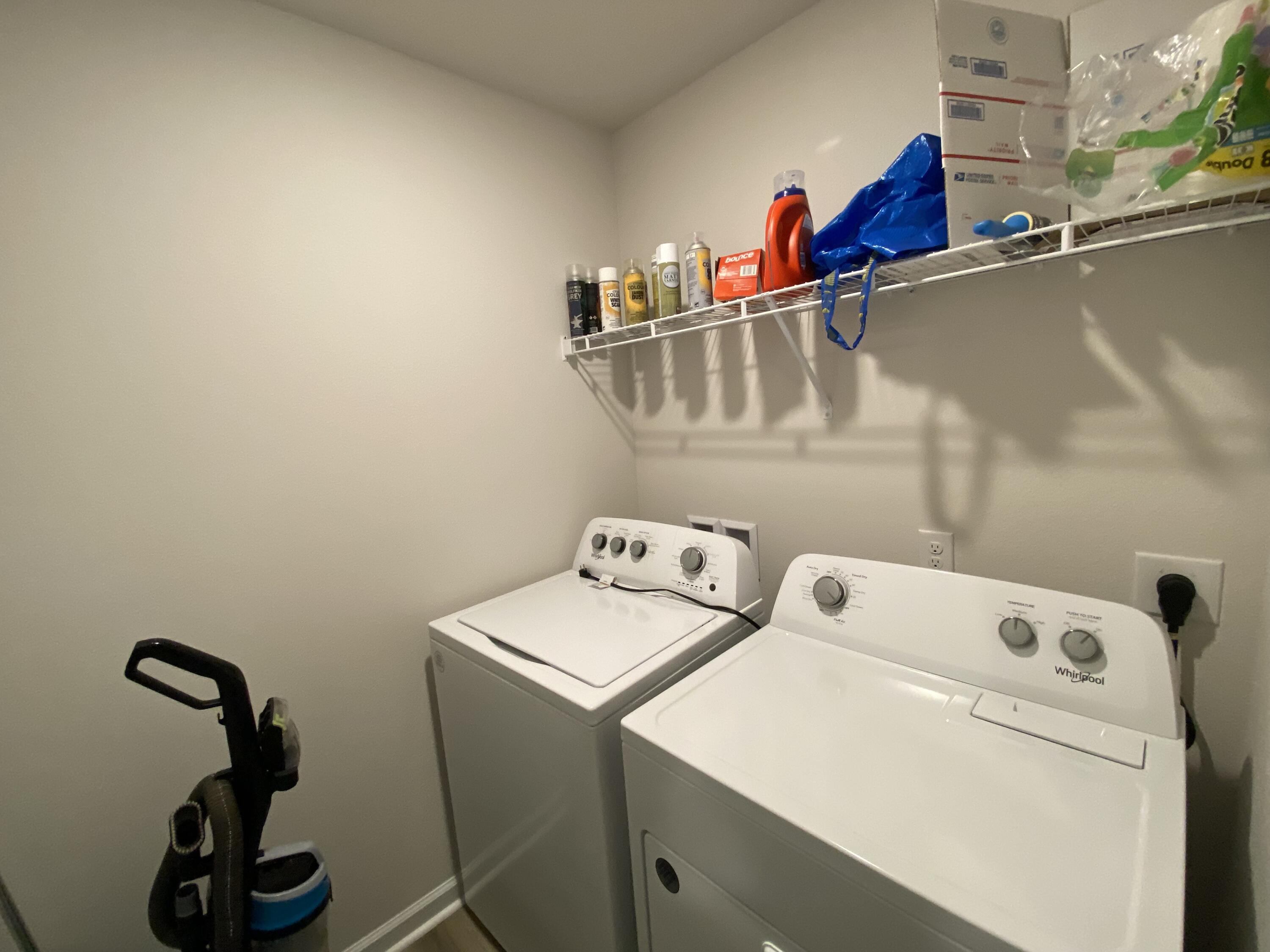 337 Flounder Street Crestview, FL 32539 - Photo 15 of 46 a utility room with dryer and washer