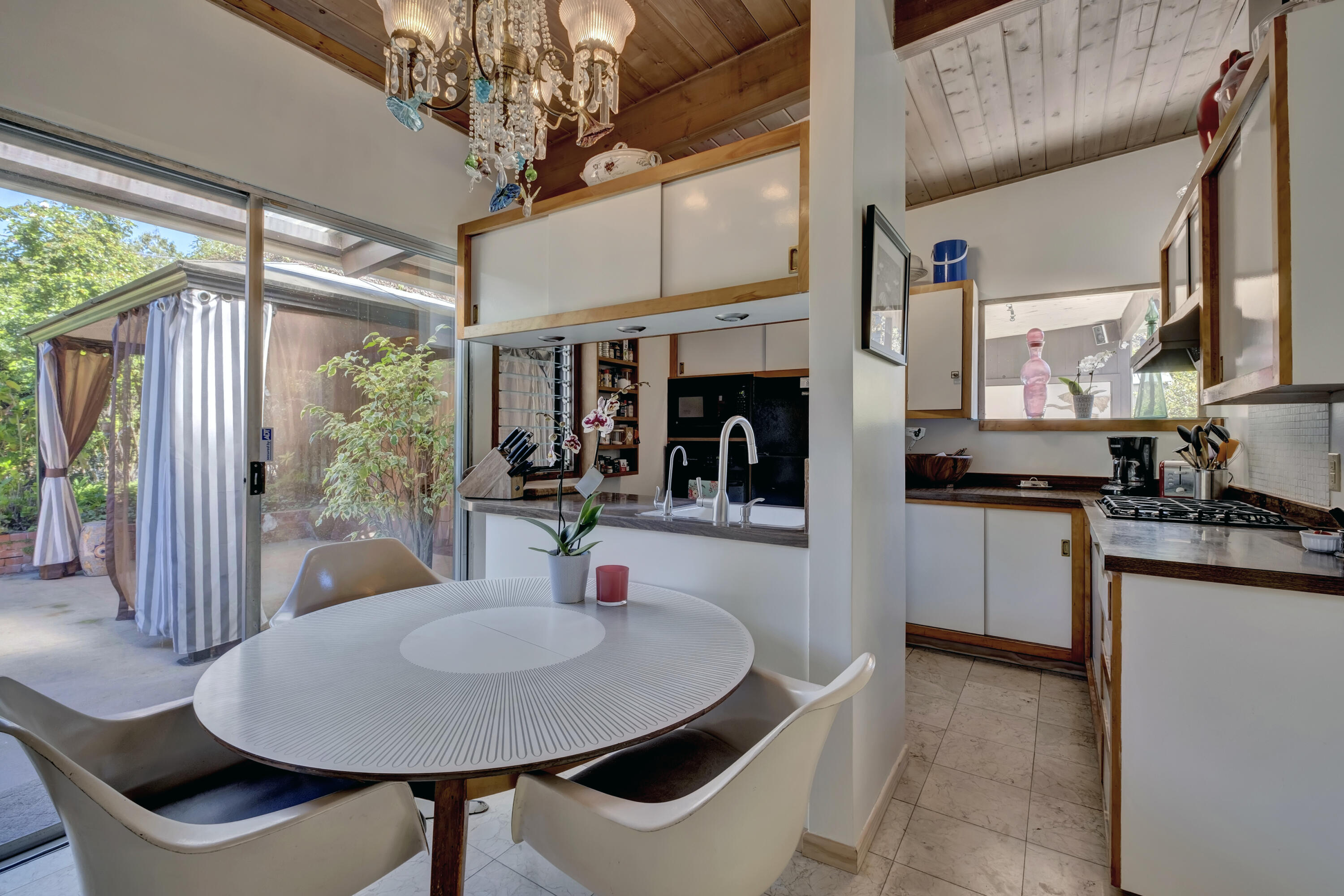 3201 Beach Club Road Carpinteria, CA 93013 - Photo 5 of 42 04 _DSF5180 (1)