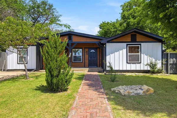 $217,000 | 6824 Lakeside Drive, Lake Worth, TX 76135