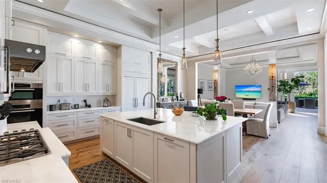 $9,750,000 | 1935 7th Street South, Naples, FL 34102