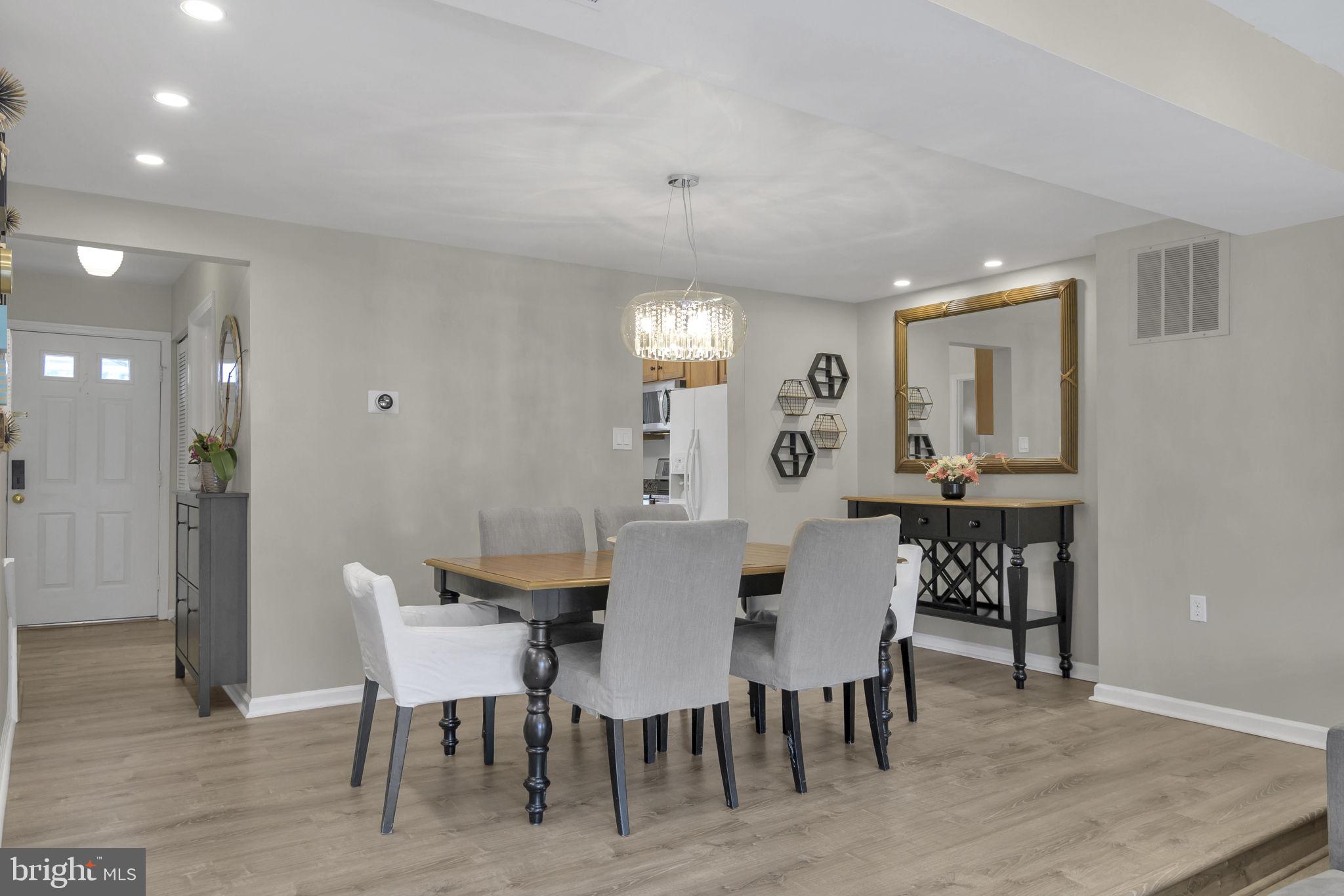 5646 Ridge View Drive Alexandria, VA 22310 - Photo 12 of 54 Dining Room