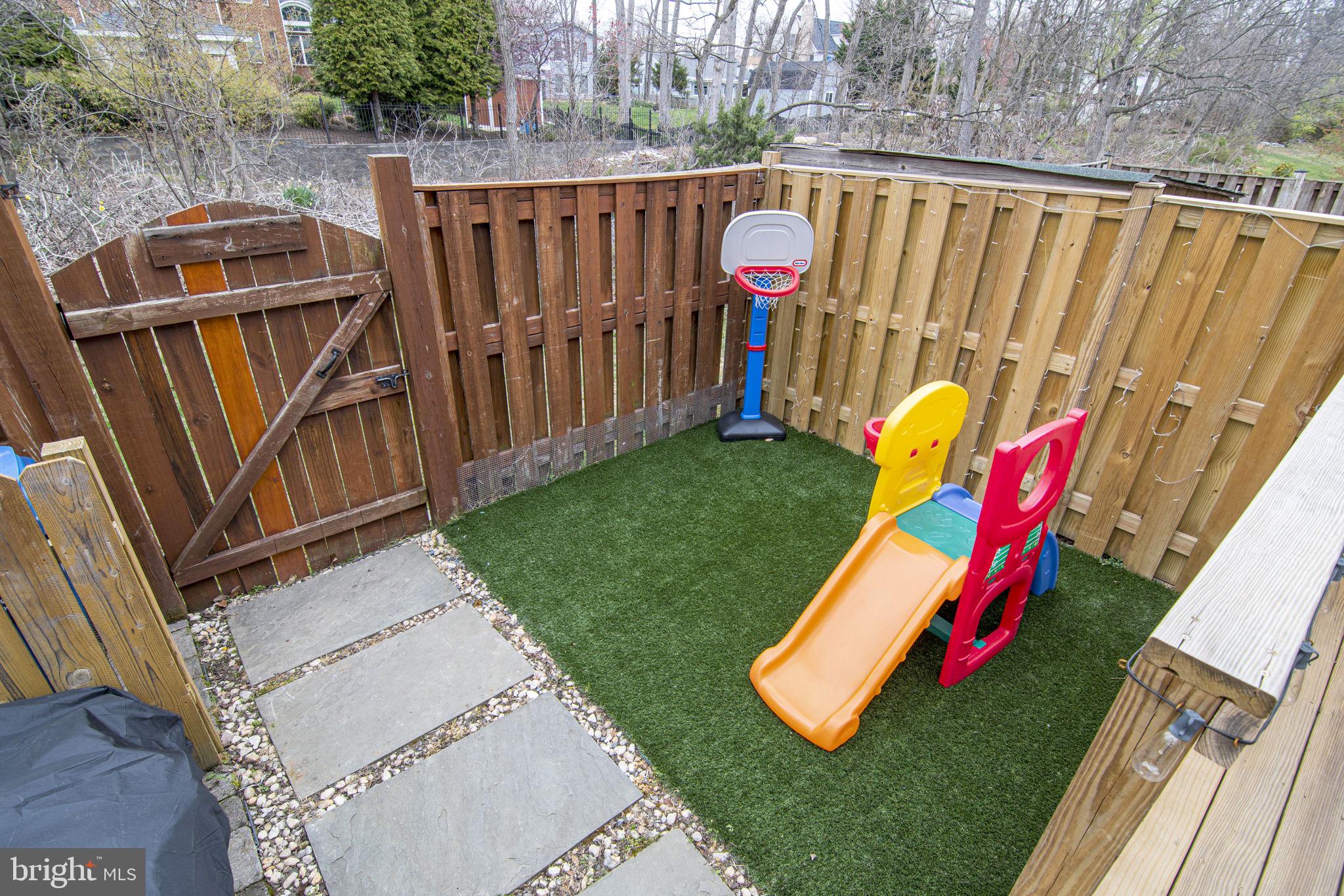 5646 Ridge View Drive Alexandria, VA 22310 - Photo 46 of 54 Fenced-In Yard
