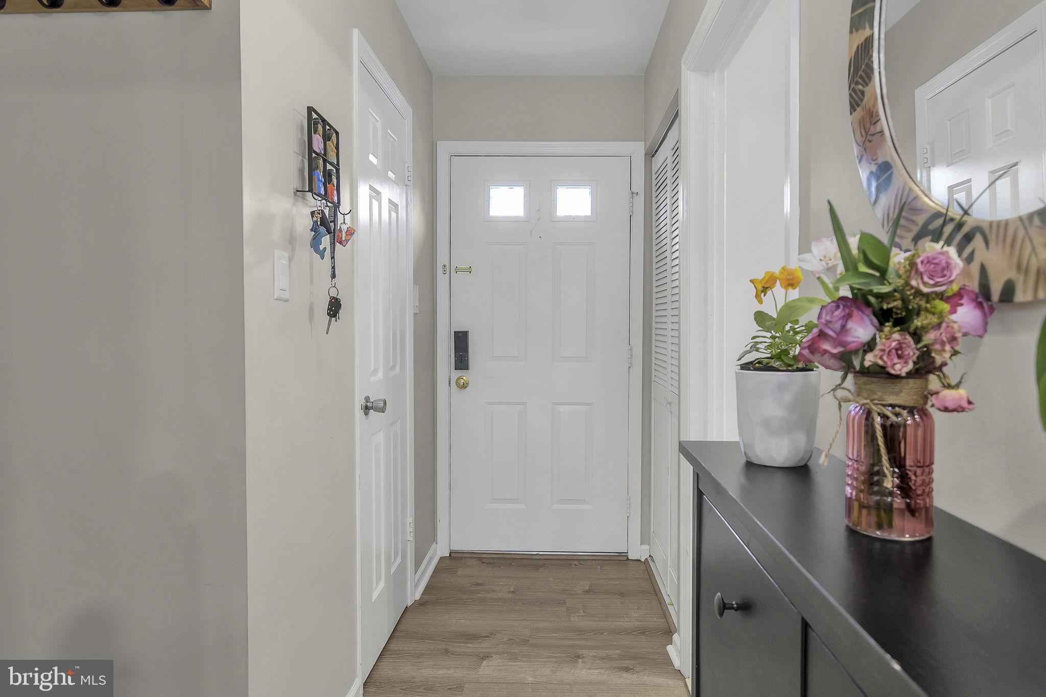 5646 Ridge View Drive Alexandria, VA 22310 - Photo 5 of 54 Foyer