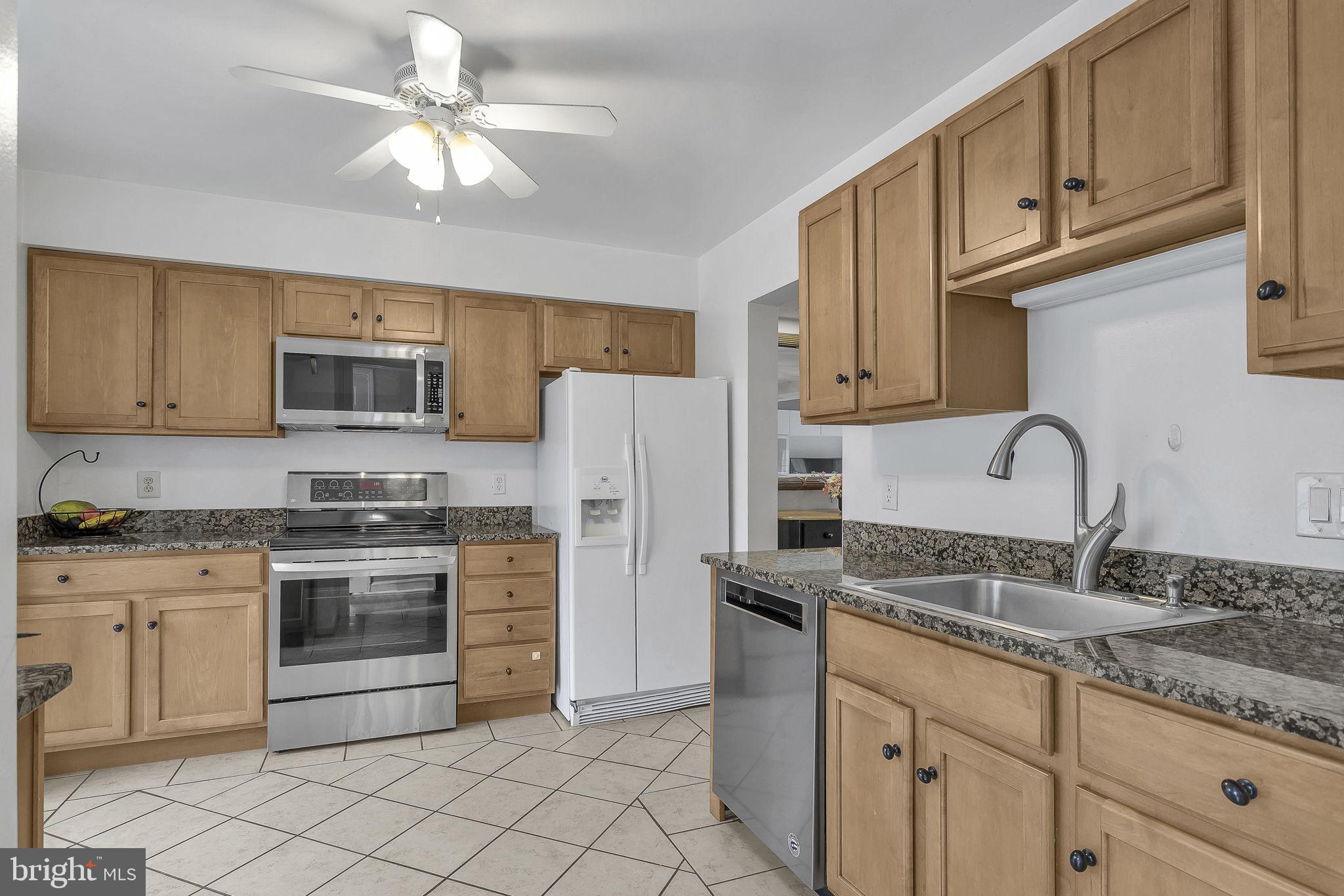 5646 Ridge View Drive Alexandria, VA 22310 - Photo 6 of 54 Kitchen