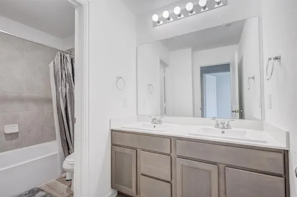 $2,100 | 3720 Star Mesa Street, Unit 13, Crandall, TX 75114