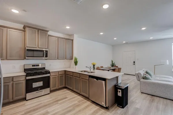 $2,100 | 3720 Star Mesa Street, Unit 13, Crandall, TX 75114