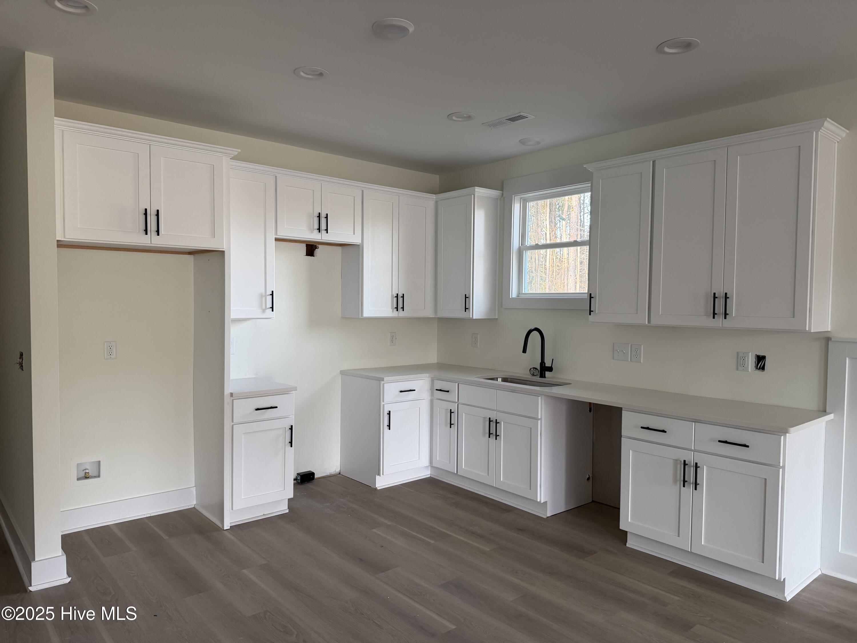 1152 Watts Landing Road Hampstead, NC 28443 - Photo 4 of 17 Kitchen with plenty of cabinets