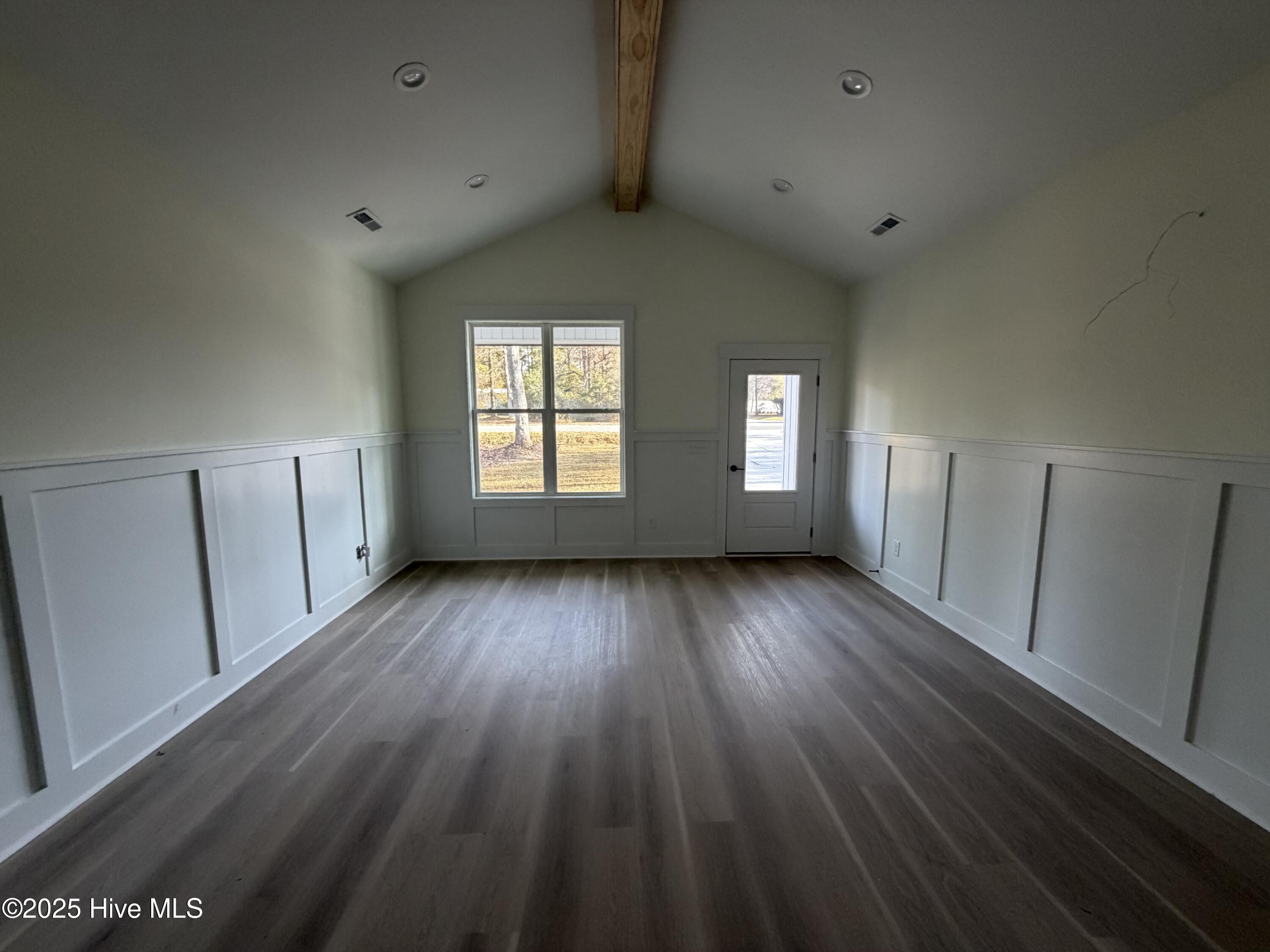 1152 Watts Landing Road Hampstead, NC 28443 - Photo 5 of 17 Vaulted Ceiling