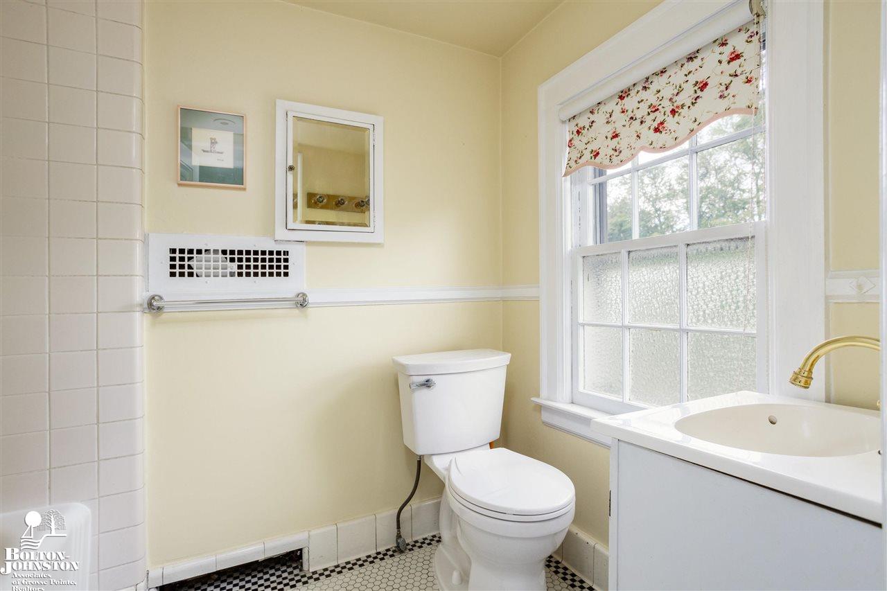 661 Washington Road Grosse Pointe, MI 48230 - Photo 28 of 39