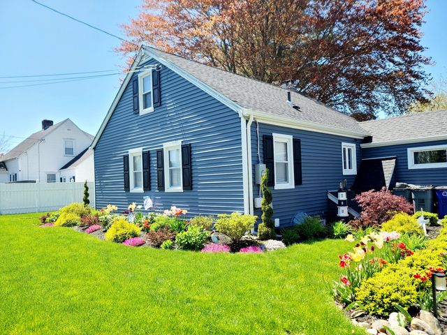 $431,000 | 26 Round Hill Road, Groton, CT 06340