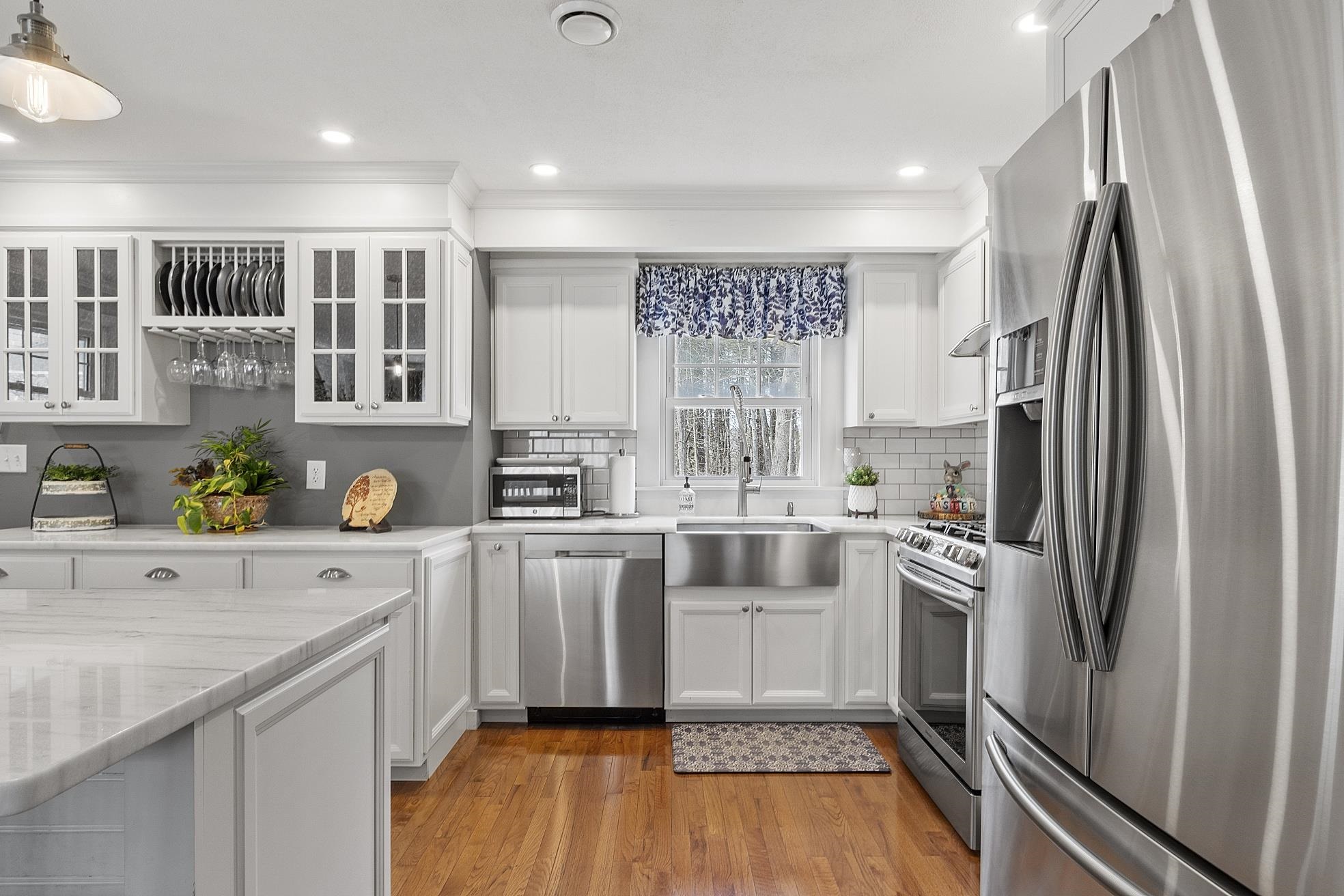 9 Robin Road Derry, NH 03038 - Photo 11 of 35