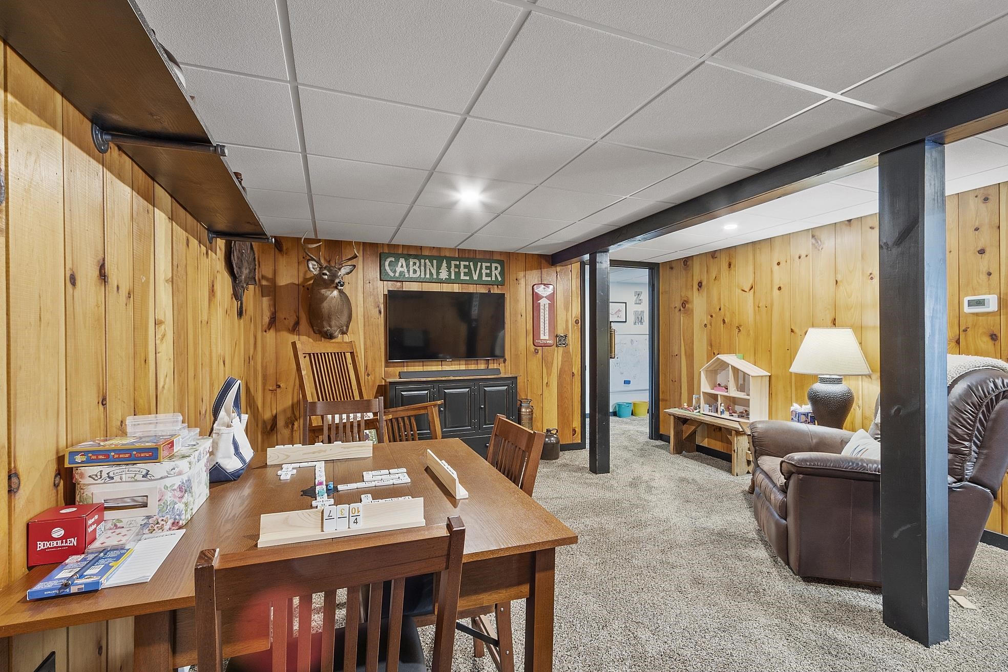 9 Robin Road Derry, NH 03038 - Photo 23 of 35