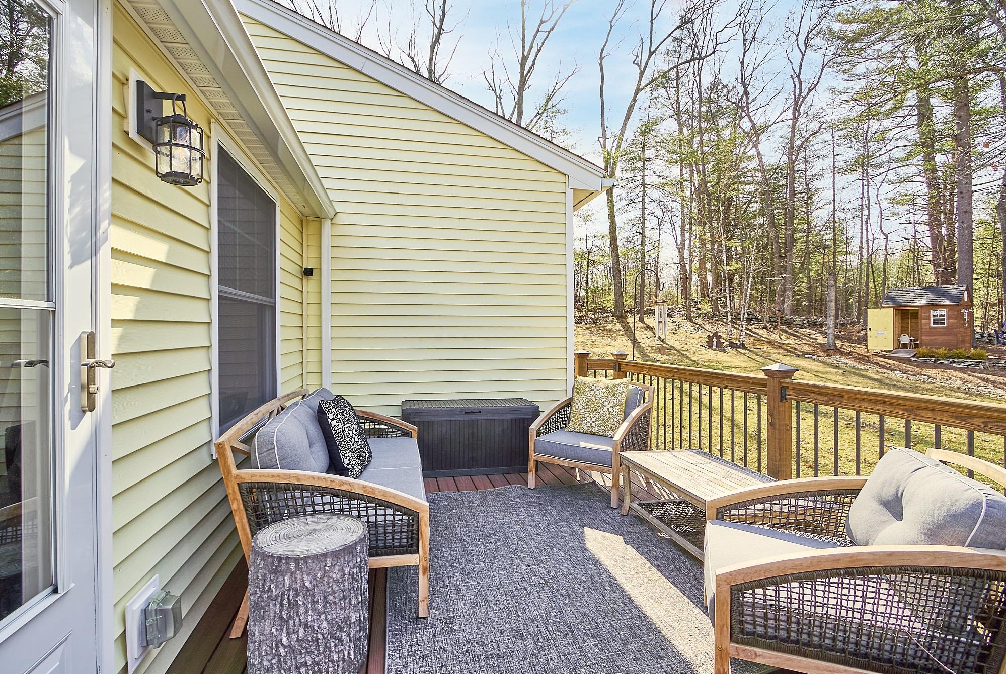 9 Robin Road Derry, NH 03038 - Photo 27 of 35