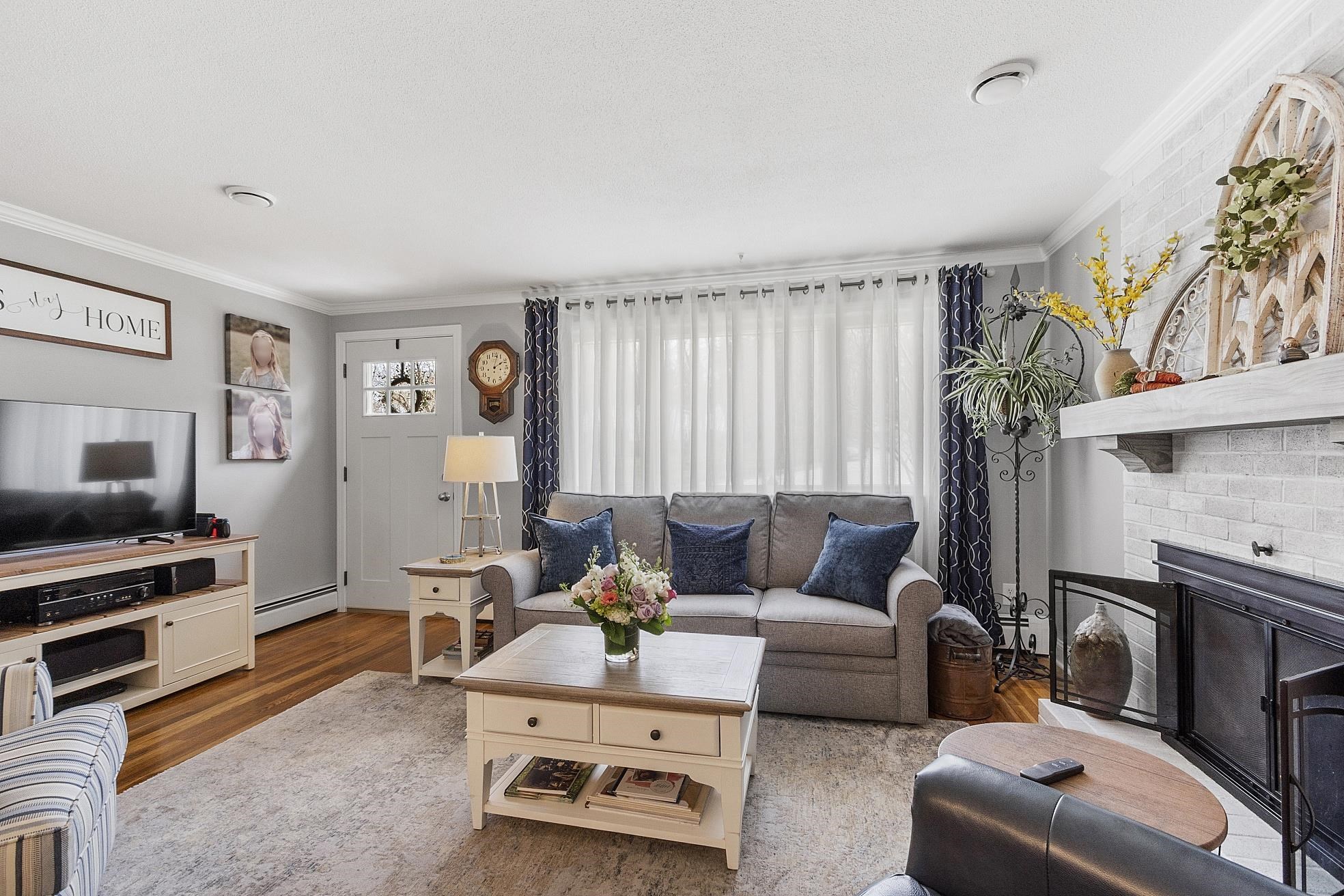 9 Robin Road Derry, NH 03038 - Photo 6 of 35