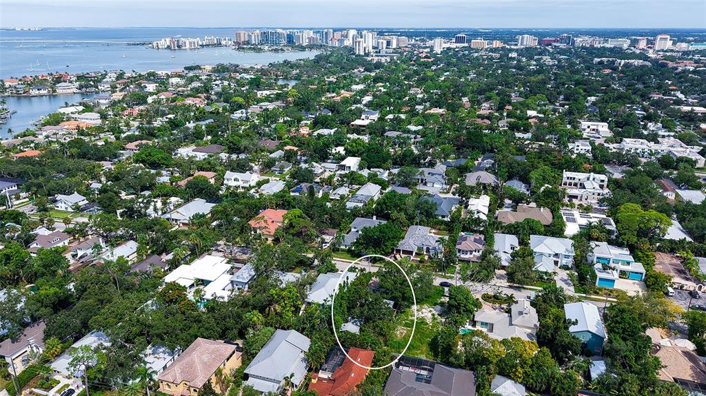 1702 Hillview Street Sarasota, FL 34239 - Photo 39 of 67