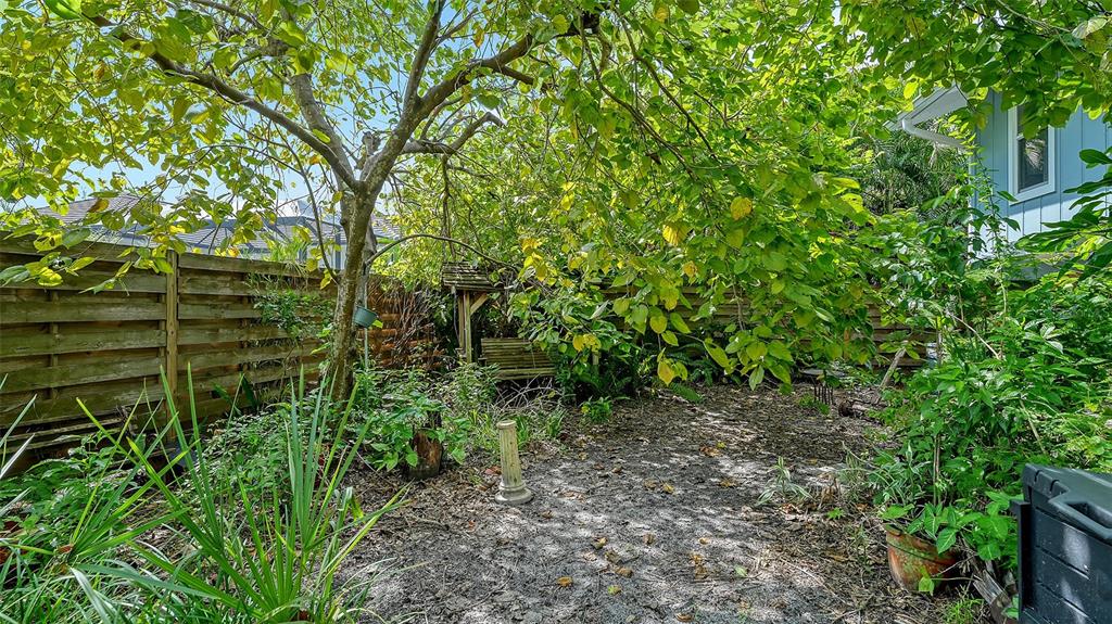 1702 Hillview Street Sarasota, FL 34239 - Photo 52 of 67