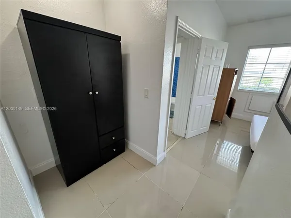 $1,900 | 8415 Harding Avenue, Unit 9, Miami Beach, FL 33141