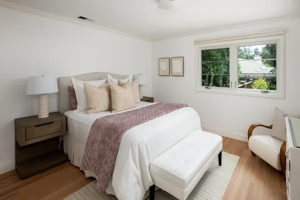 $5,495,000 | 526 Pinecrest Drive, Los Altos, CA 94024