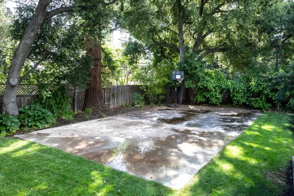 $5,495,000 | 526 Pinecrest Drive, Los Altos, CA 94024