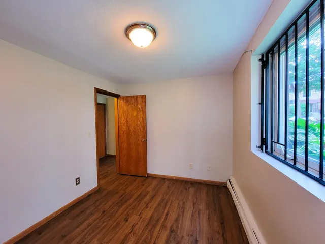 $995 | 2637 Pleasant Avenue, Unit 2, Minneapolis, MN 55408