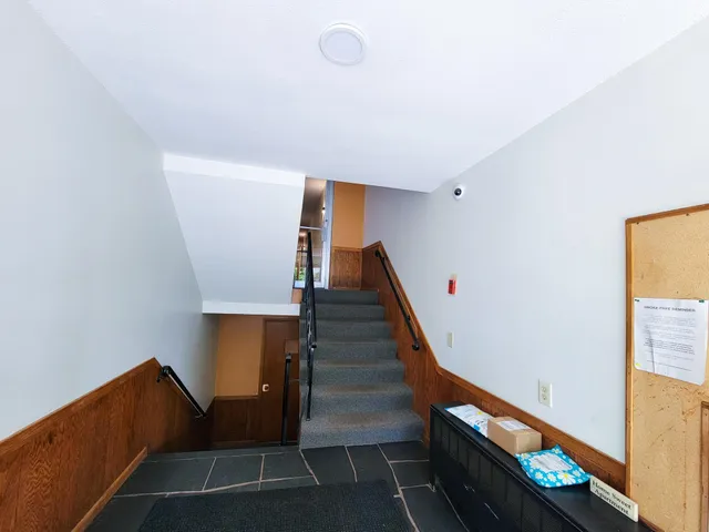 $995 | 2637 Pleasant Avenue, Unit 2, Minneapolis, MN 55408