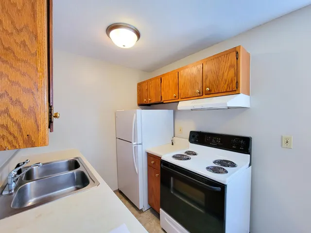 $995 | 2637 Pleasant Avenue, Unit 2, Minneapolis, MN 55408