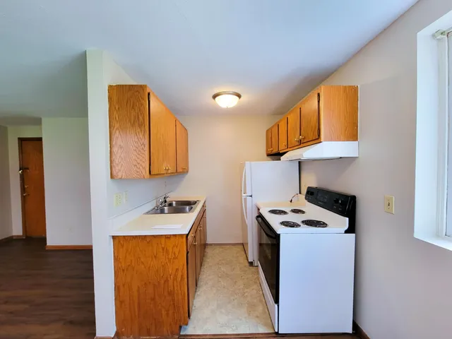 $995 | 2637 Pleasant Avenue, Unit 2, Minneapolis, MN 55408