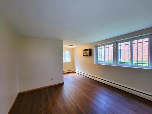 $995 | 2637 Pleasant Avenue, Unit 2, Minneapolis, MN 55408