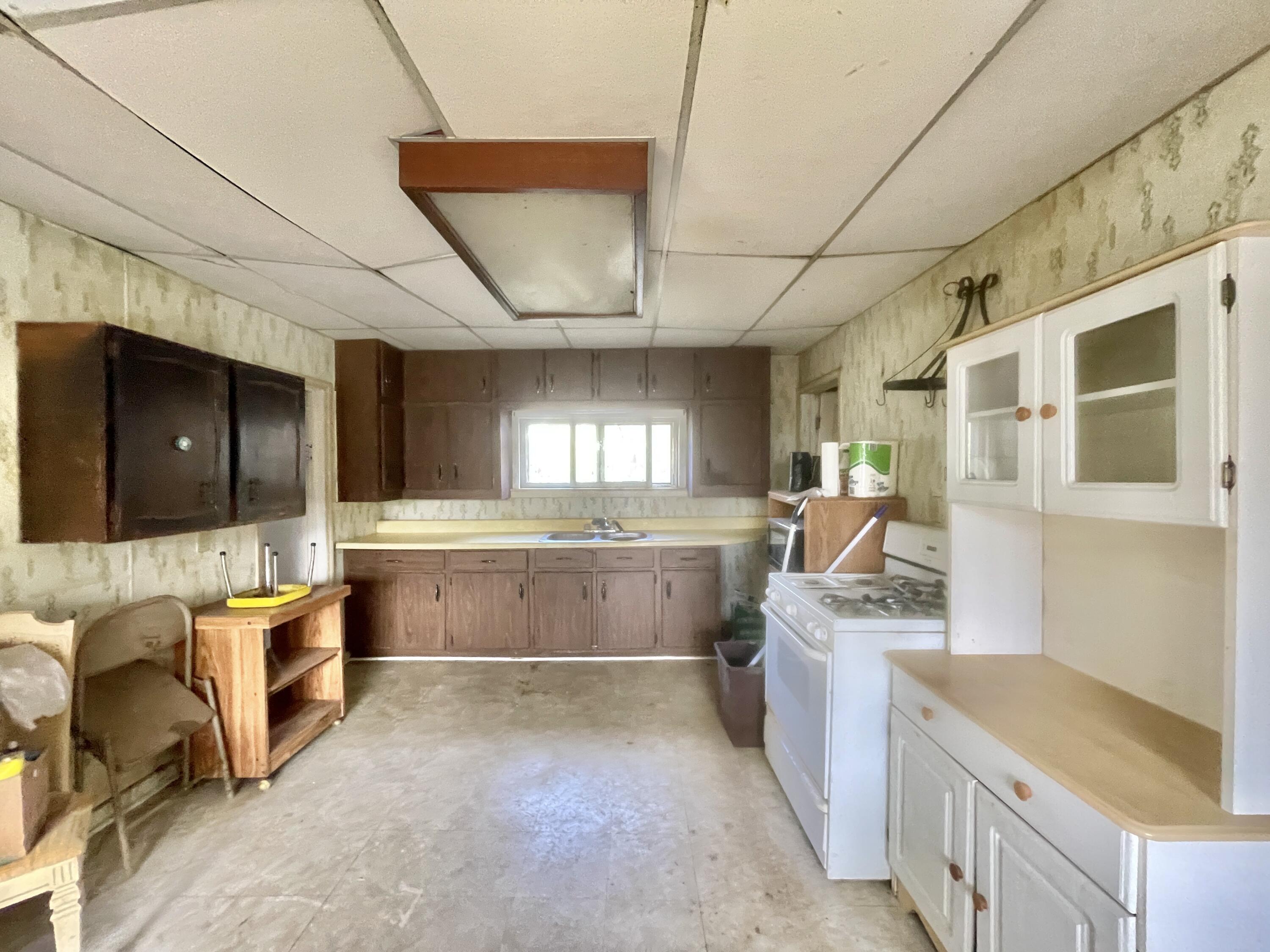 1864 Chapel Road Parma, MI 49269 - Photo 5 of 21 IMG_3922 2