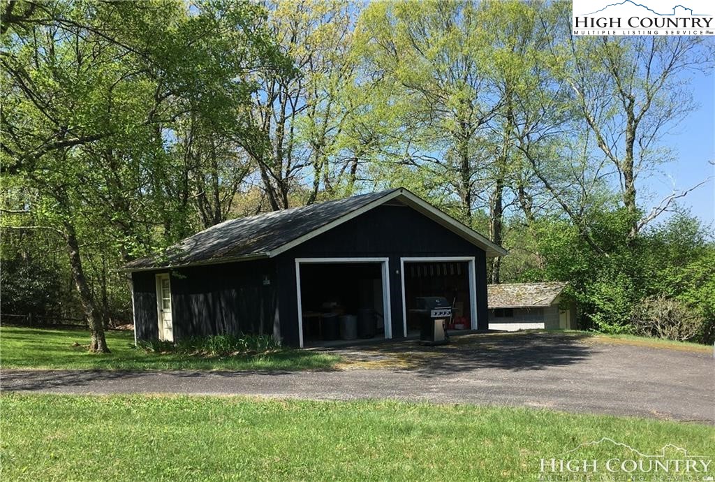 2606 Air Bellows Gap Road Sparta, NC 28675 - Photo 2 of 4 Gallery Image 2