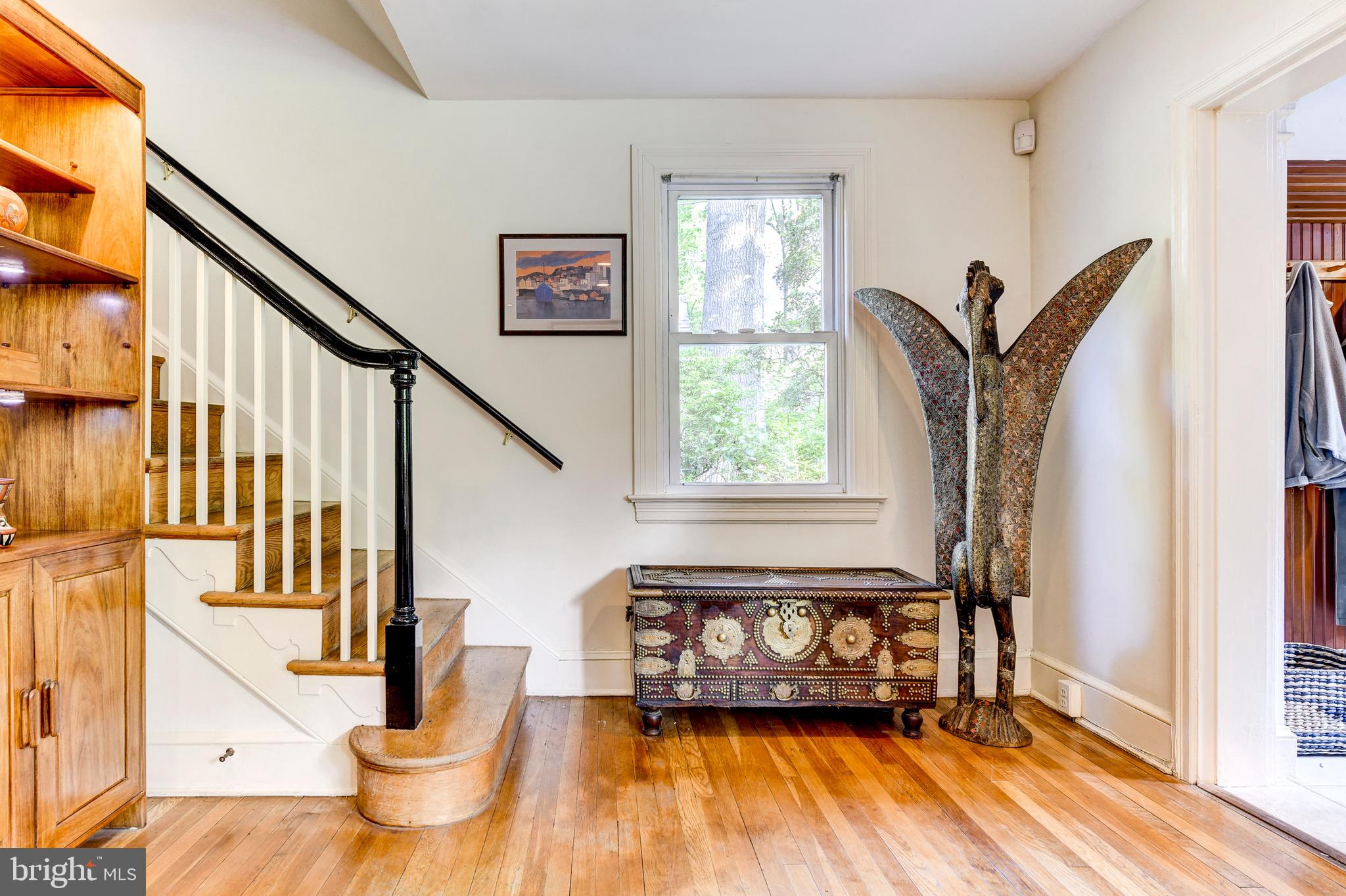 15 Sunnyside Road Silver Spring, MD 20910 - Photo 2 of 38 Stairway