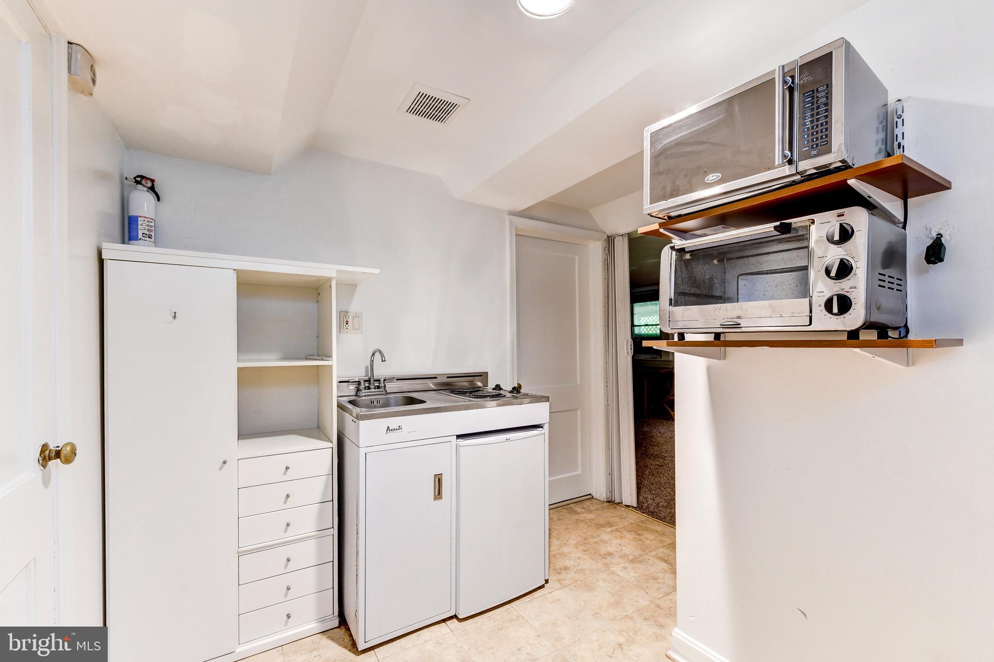 15 Sunnyside Road Silver Spring, MD 20910 - Photo 28 of 38 Lower level kitchenette