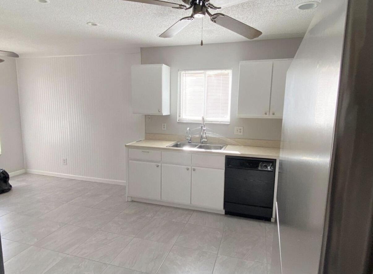371 Maplecrest Circle Jupiter, FL 33458 - Photo 8 of 16 IMG_0839