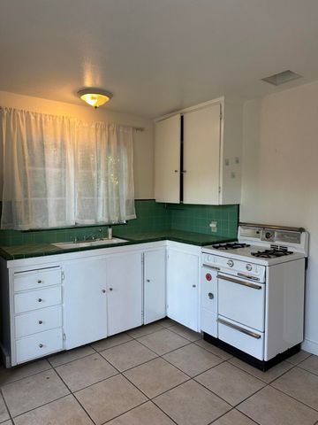 $1,600 | 840 North Indian Canyon Drive, Unit C, Palm Springs, CA 92262