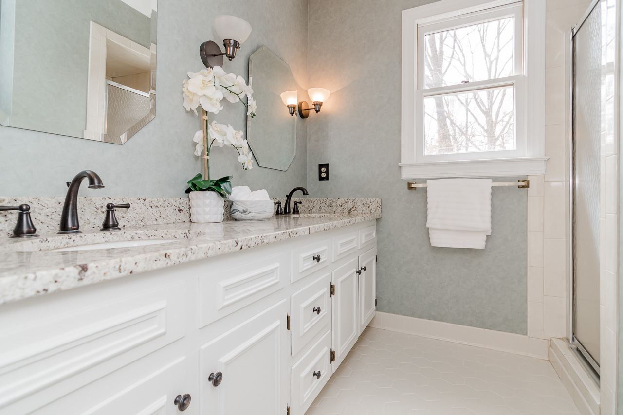 2824 Mattlyn Court Raleigh, NC 27613 - Photo 18 of 28 Master Bath/Spa