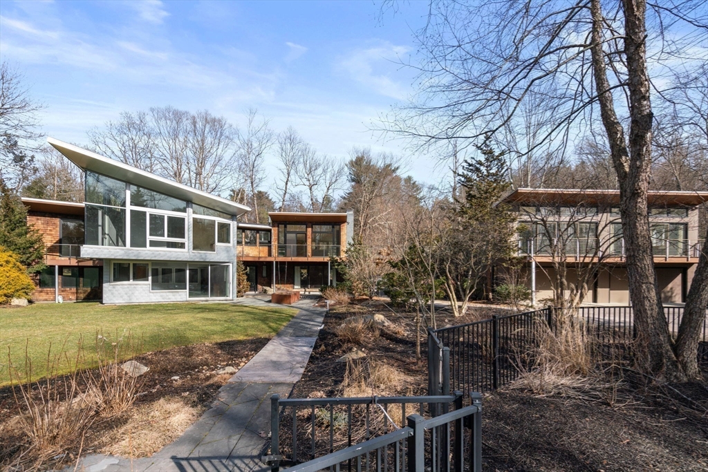 482 Glen Road Weston, MA 02493 - Photo 1 of 42 Gallery Image 1