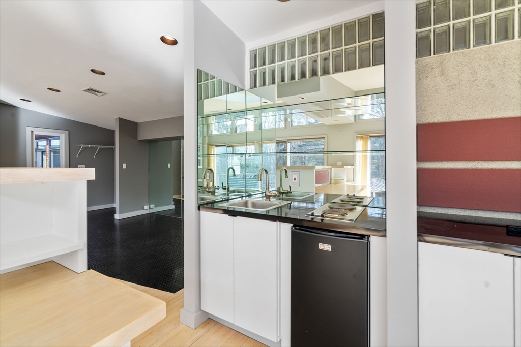 482 Glen Road Weston, MA 02493 - Photo 36 of 42 Gallery Image 36